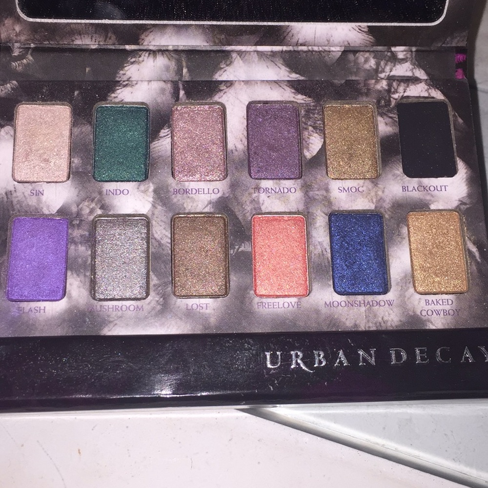 Urban Decay Shadow Box